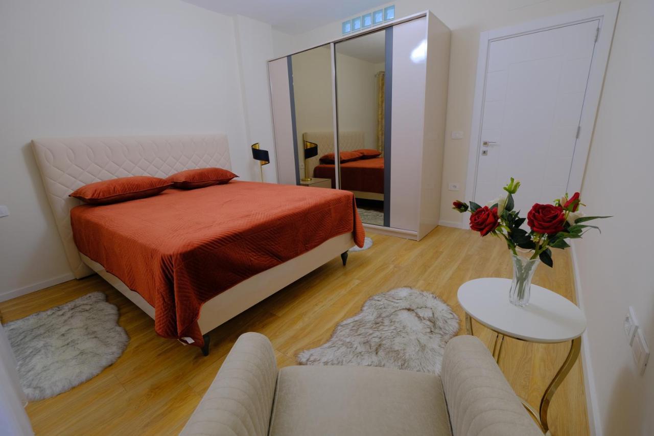 Comfy Apartment In Shkoder Exterior photo